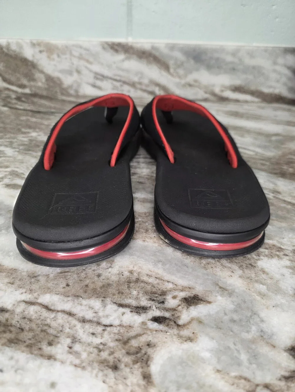 REEF Fanning Bottle Opener Flip Flops BLACK / Red Size 12